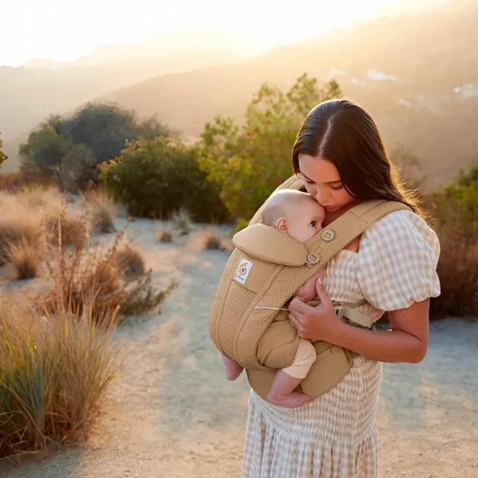 Porte bébé Omni Breeze Camel Brown|Ergobaby Clearance