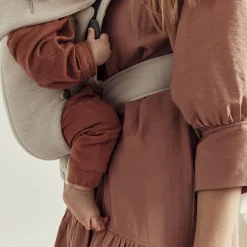 Porte-bébé Mini en jersey 3D beige clair|BabyBjörn Outlet