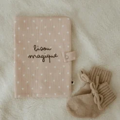 Outlet Atelier Wagram Protège carnet de santé Gaze Cœurs Beige (personnalisable)