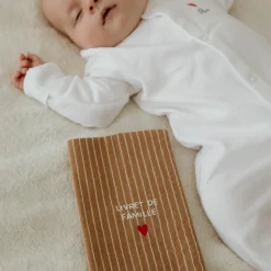 Outlet Atelier Wagram Protège livret de famille Rayures Fines (personnalisable)