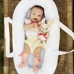 Réducteur de lit Baby Nest Embroidery Anglaise|Elodie Details