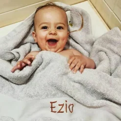 New L'oiseau bateau Serviette de bain grise ours personnalisable (50 x 100 cm)