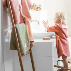 Serviette de bain rose lapin personnalisable (70 x 140 cm)|L'oiseau bateau Online