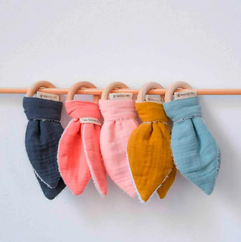 Discount Les Griottes Set de naissance Bavoir et anneau de dentition Vert amande (personnalisable)