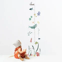 Mimi'lou Sticker toise L'océan