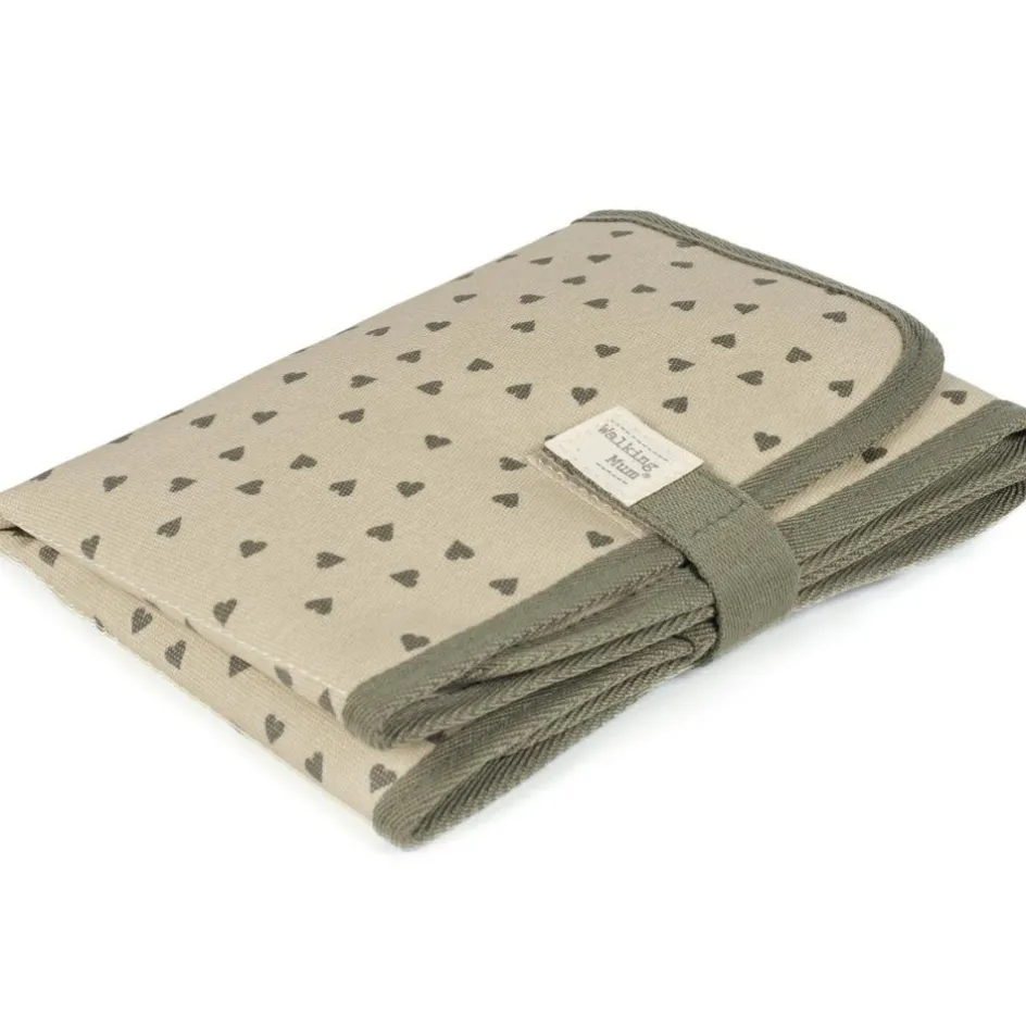 Tapis à langer coeurs Poppy Mousse|Walking Mum Online