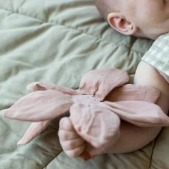 Tapis de jeu en coton bio Nénuphar Olive (95 cm)|Lorena Canals New