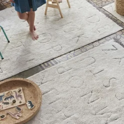 Tapis lavable RugCycled® ABC en coton naturel (90 x 130 cm)|Lorena Canals Clearance