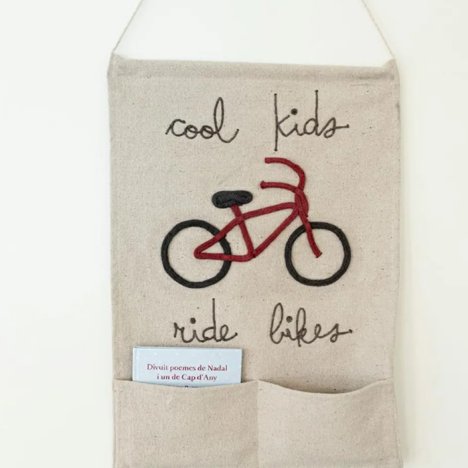 Tenture murale Cool kids ride bikes (45 x 70 cm)|Lorena Canals Outlet