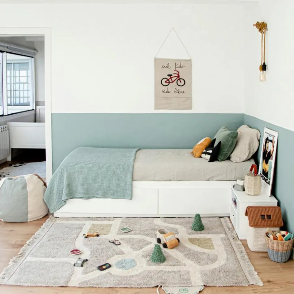 Tenture murale Cool kids ride bikes (45 x 70 cm)|Lorena Canals Outlet