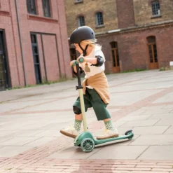 Discount Scoot and ride Trottinette Highwaykick 3 S LED Forest