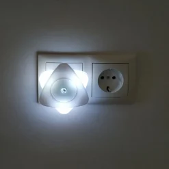 Alecto Veilleuse automatique à brancher LED