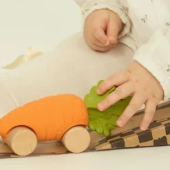 Voiture et jouet de dentition Cathy la carotte|Oli & Carol Best